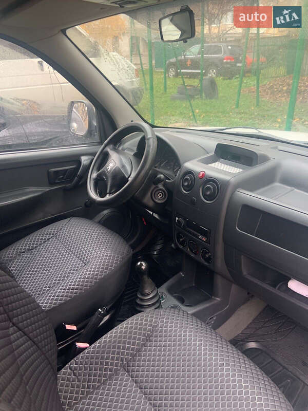 Грузовой фургон Peugeot Partner 2003 в Чернигове