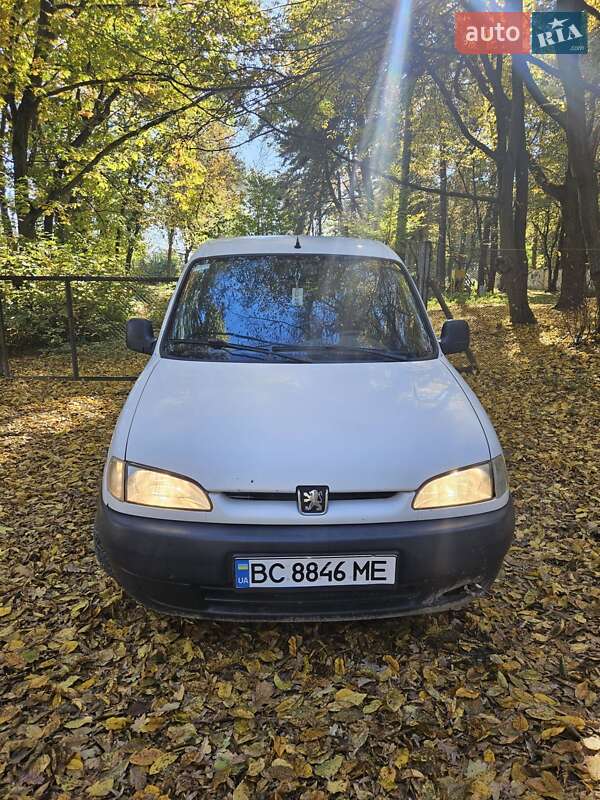 Вантажний фургон Peugeot Partner 1999 в Львові