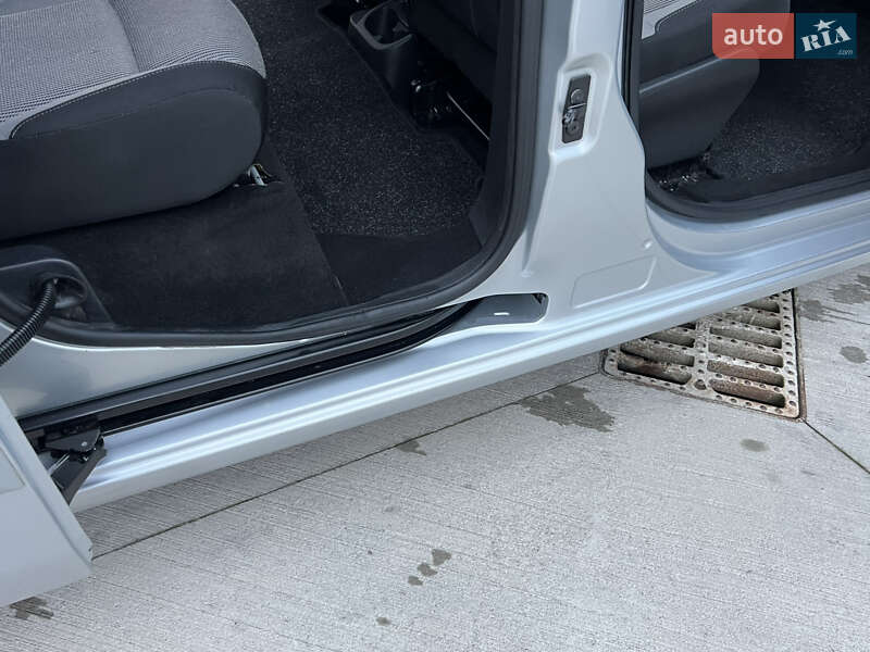 Мінівен Peugeot Partner 2011 в Луцьку