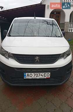 Вантажопасажирський фургон Peugeot Partner 2021 в Ужгороді