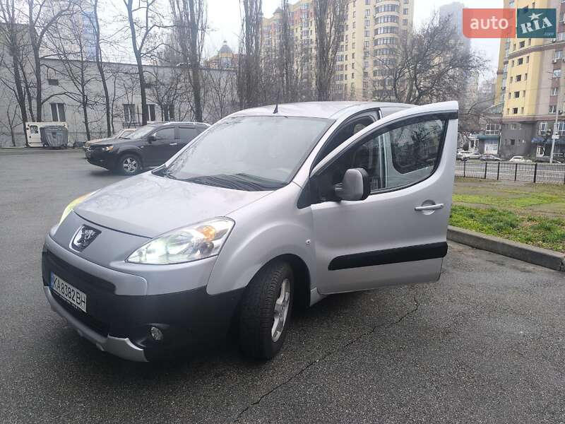 Минивэн Peugeot Partner 2010 в Киеве