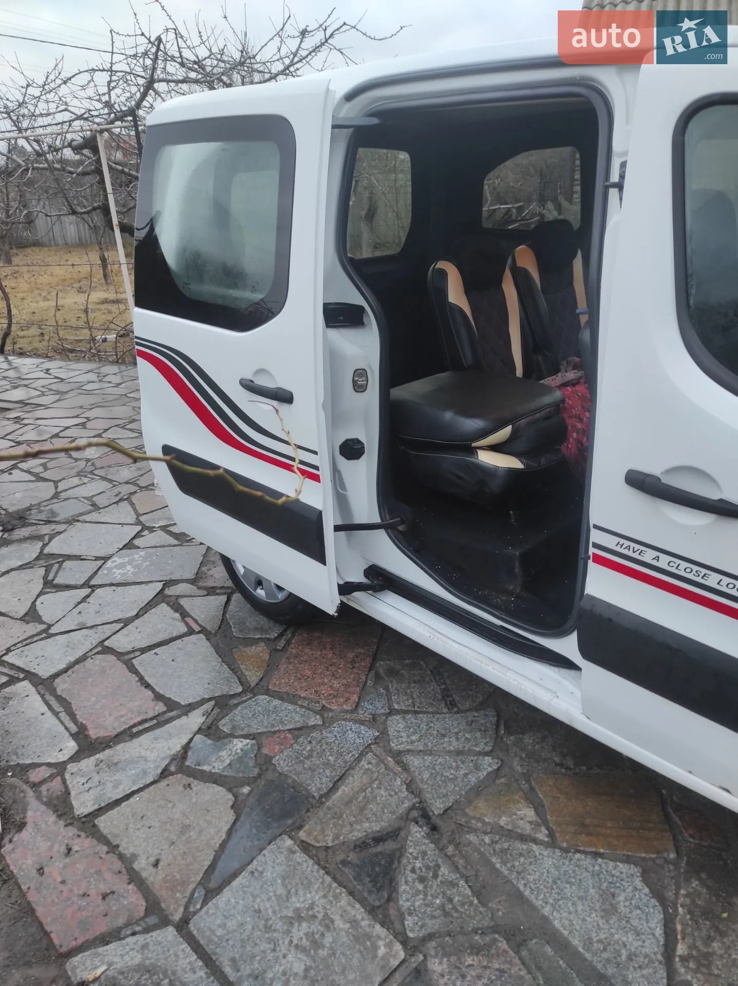2011 Peugeot Partner - мініатюра 6