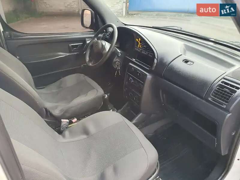 Минивэн Peugeot Partner 1998 в Стрые