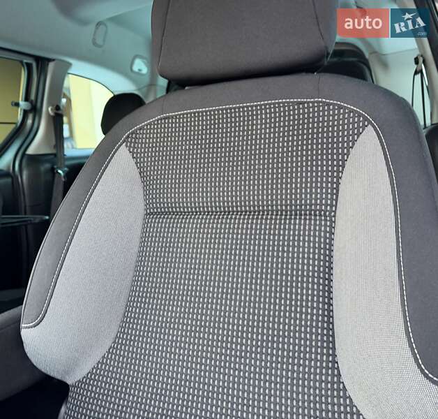 Минивэн Peugeot Partner 2017 в Львове