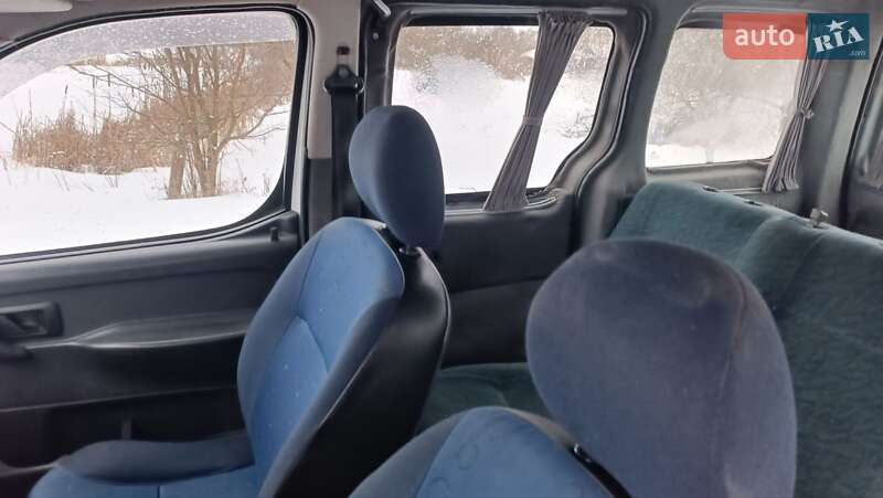 Минивэн Peugeot Partner 2004 в Сарнах