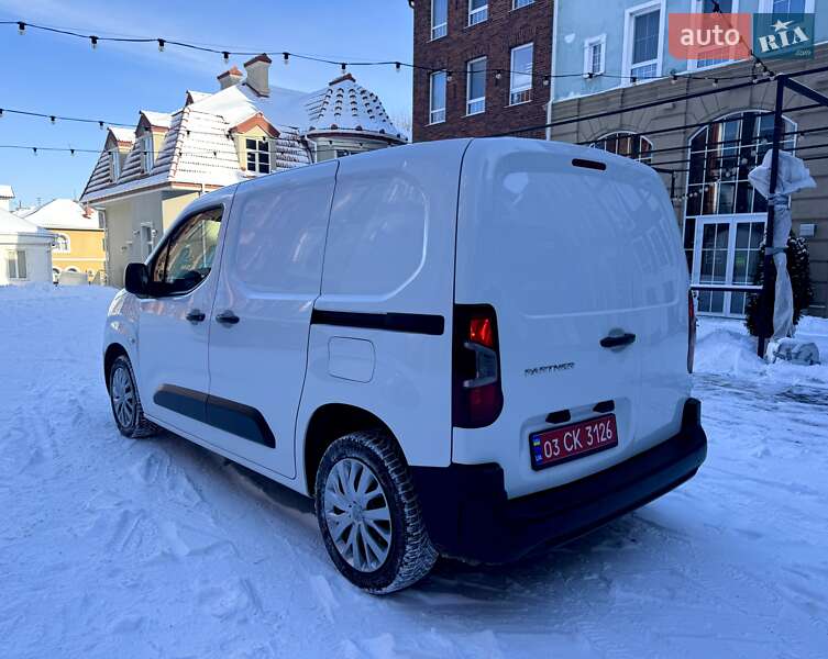 Вантажний фургон Peugeot Partner 2019 в Рівному