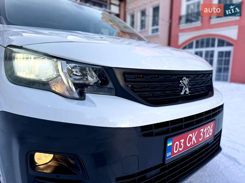 Вантажний фургон Peugeot Partner 2019 в Рівному
