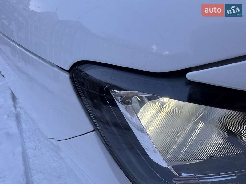 Вантажний фургон Peugeot Partner 2019 в Рівному