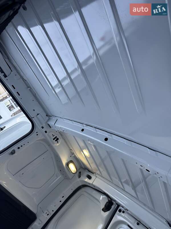 Вантажний фургон Peugeot Partner 2019 в Рівному