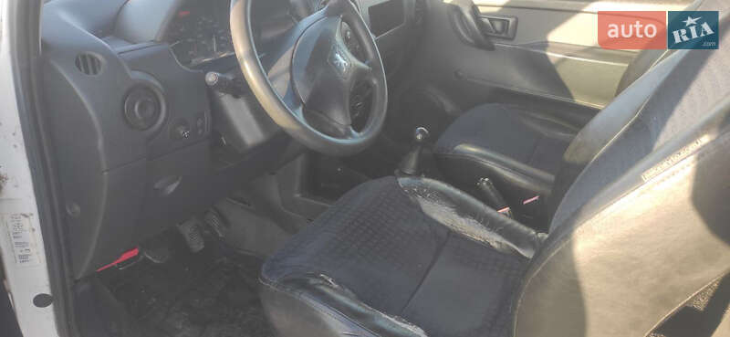 Минивэн Peugeot Partner 2003 в Баре фото 9 Минивэн Peugeot Partner 2003 в Баре
