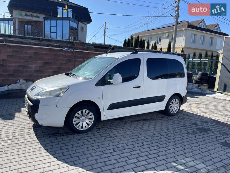 Мінівен Peugeot Partner 2010 в Рівному