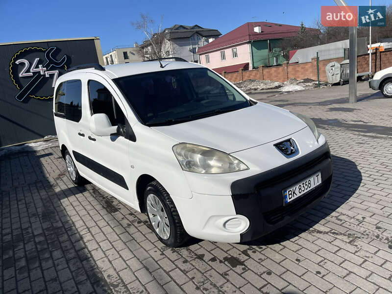 Мінівен Peugeot Partner 2010 в Рівному