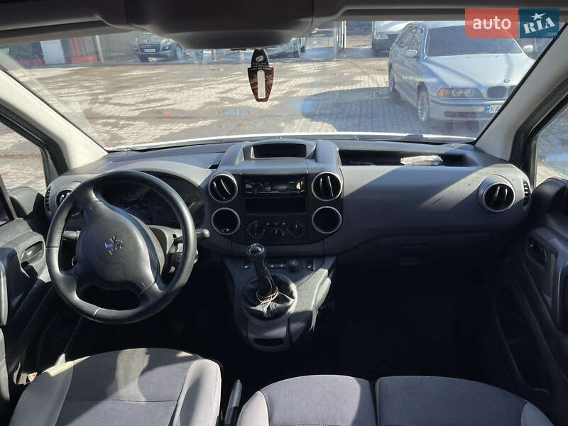 Мінівен Peugeot Partner 2010 в Рівному
