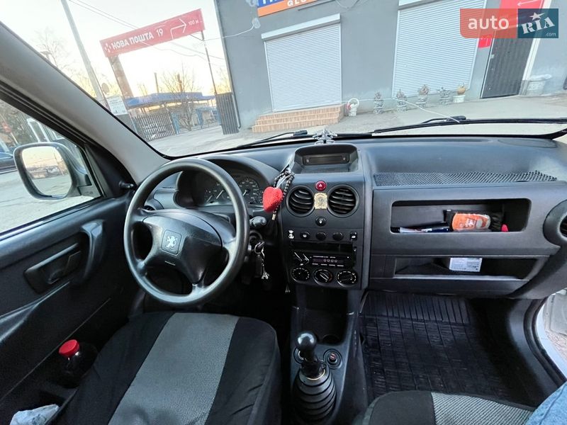 Минивэн Peugeot Partner 2003 в Черновцах