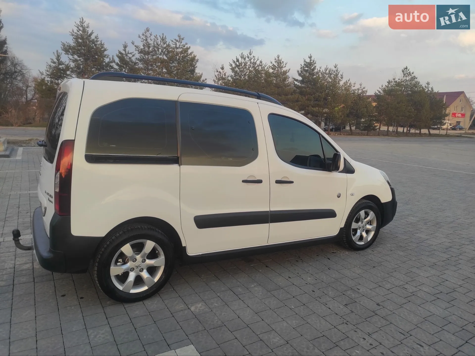 2015 Peugeot Partner - мініатюра 30