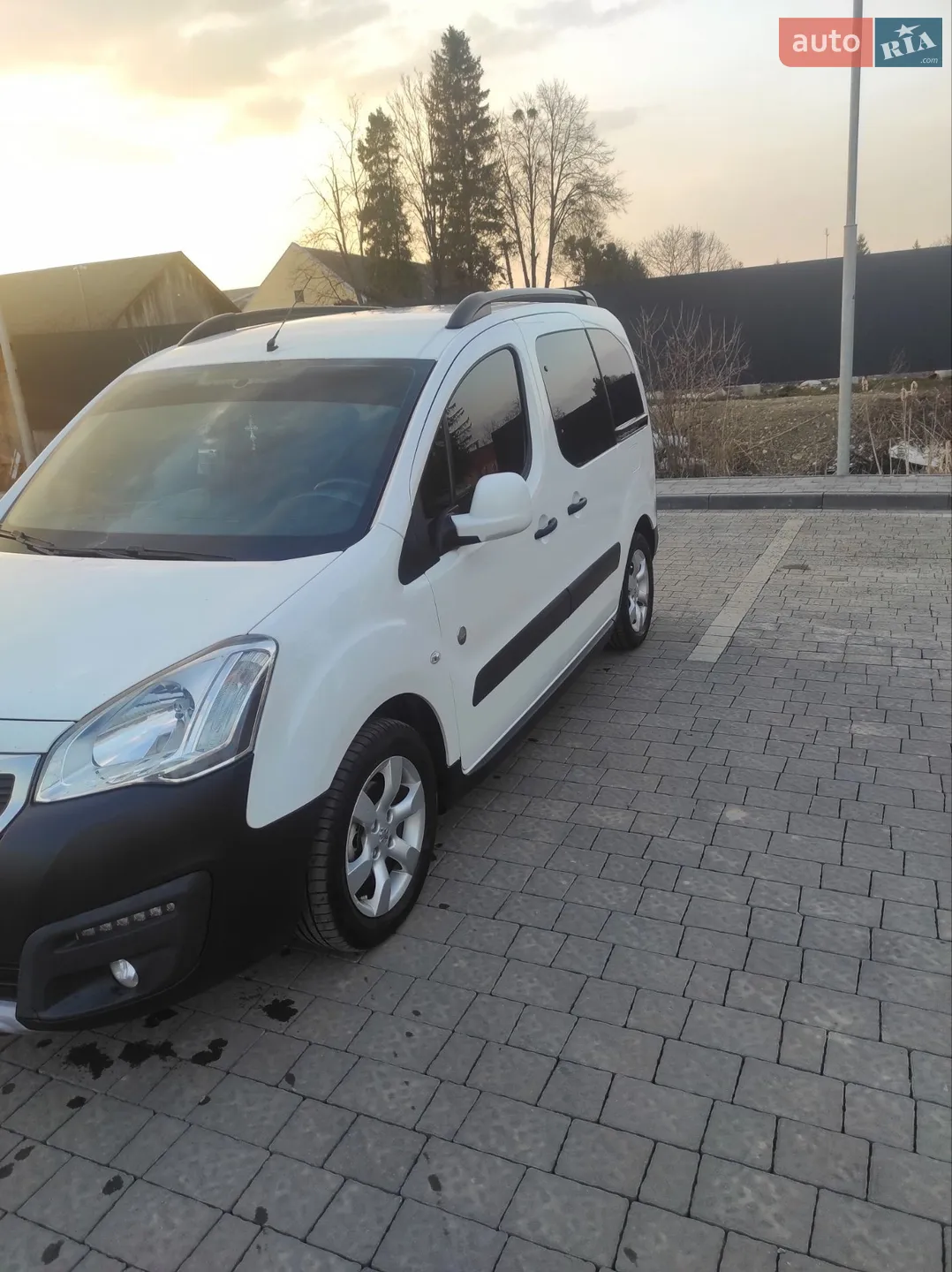 2015 Peugeot Partner - мініатюра 45