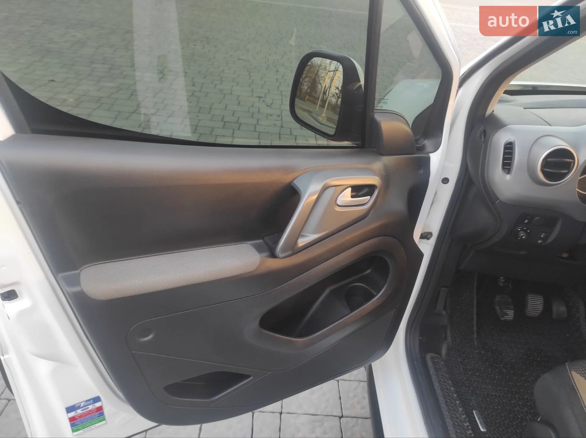2015 Peugeot Partner - мініатюра 55