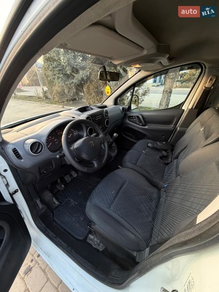 Вантажний фургон Peugeot Partner 2008 в Чернівцях