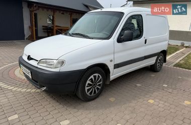 Вантажний фургон Peugeot Partner 2001 в Чернівцях