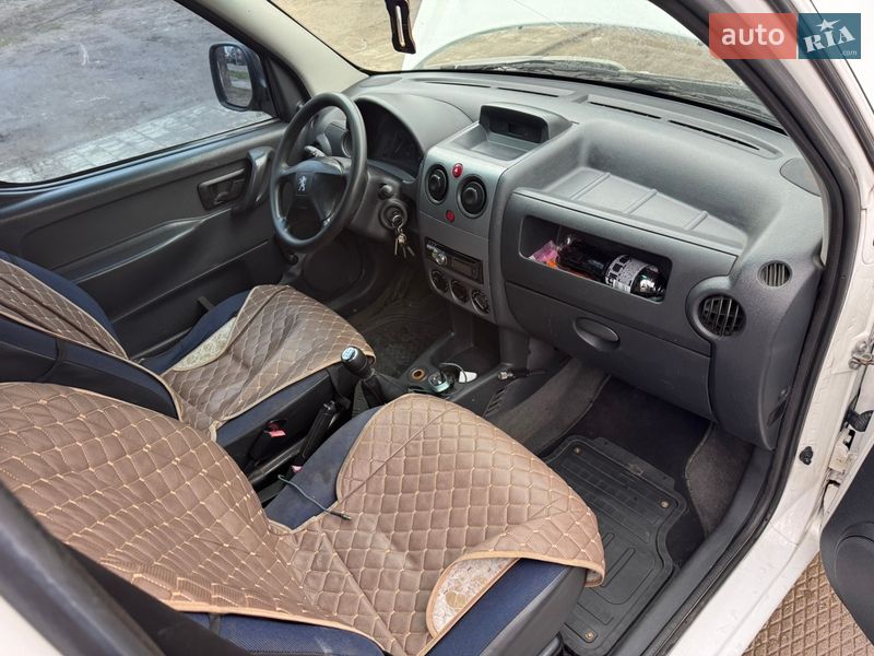 Грузовой фургон Peugeot Partner 2004 в Львове фото 8 Грузовой фургон Peugeot Partner 2004 в Львове