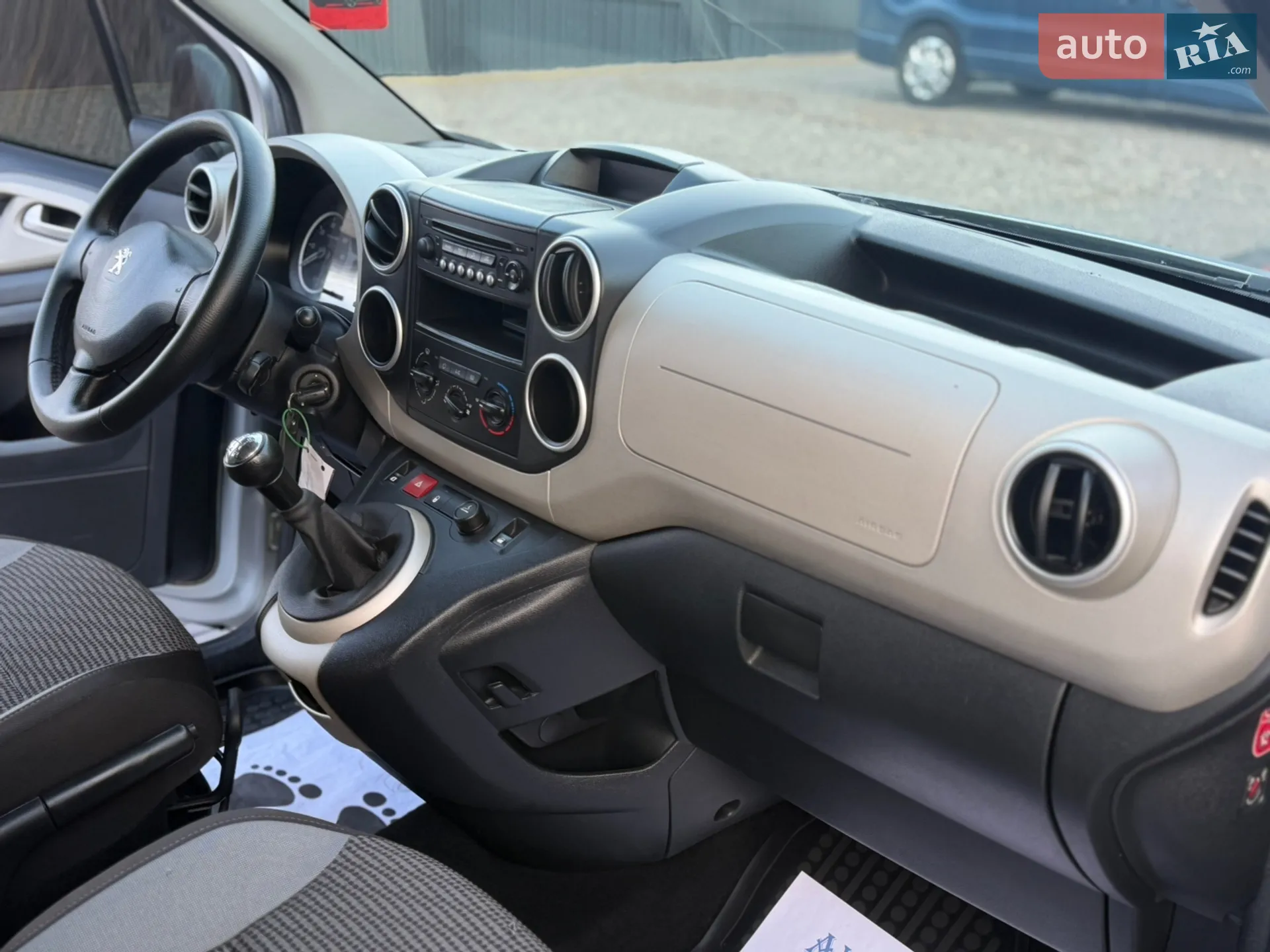 2015 Peugeot Partner - мініатюра 31