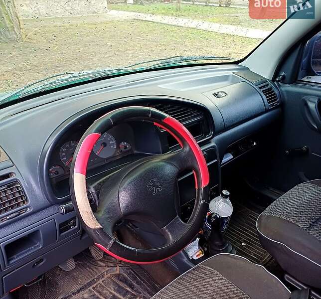 Мінівен Peugeot Partner 2001 в Сумах
