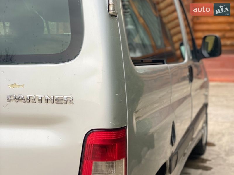 Мінівен Peugeot Partner 2005 в Звягелі