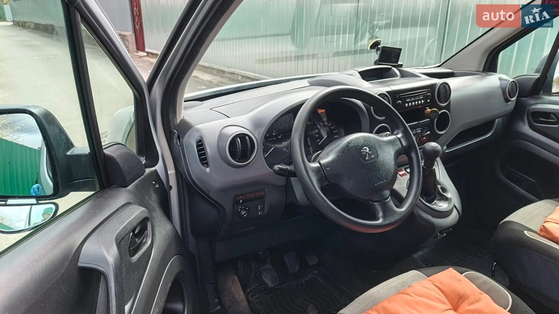 2017 Peugeot Partner - мініатюра 25