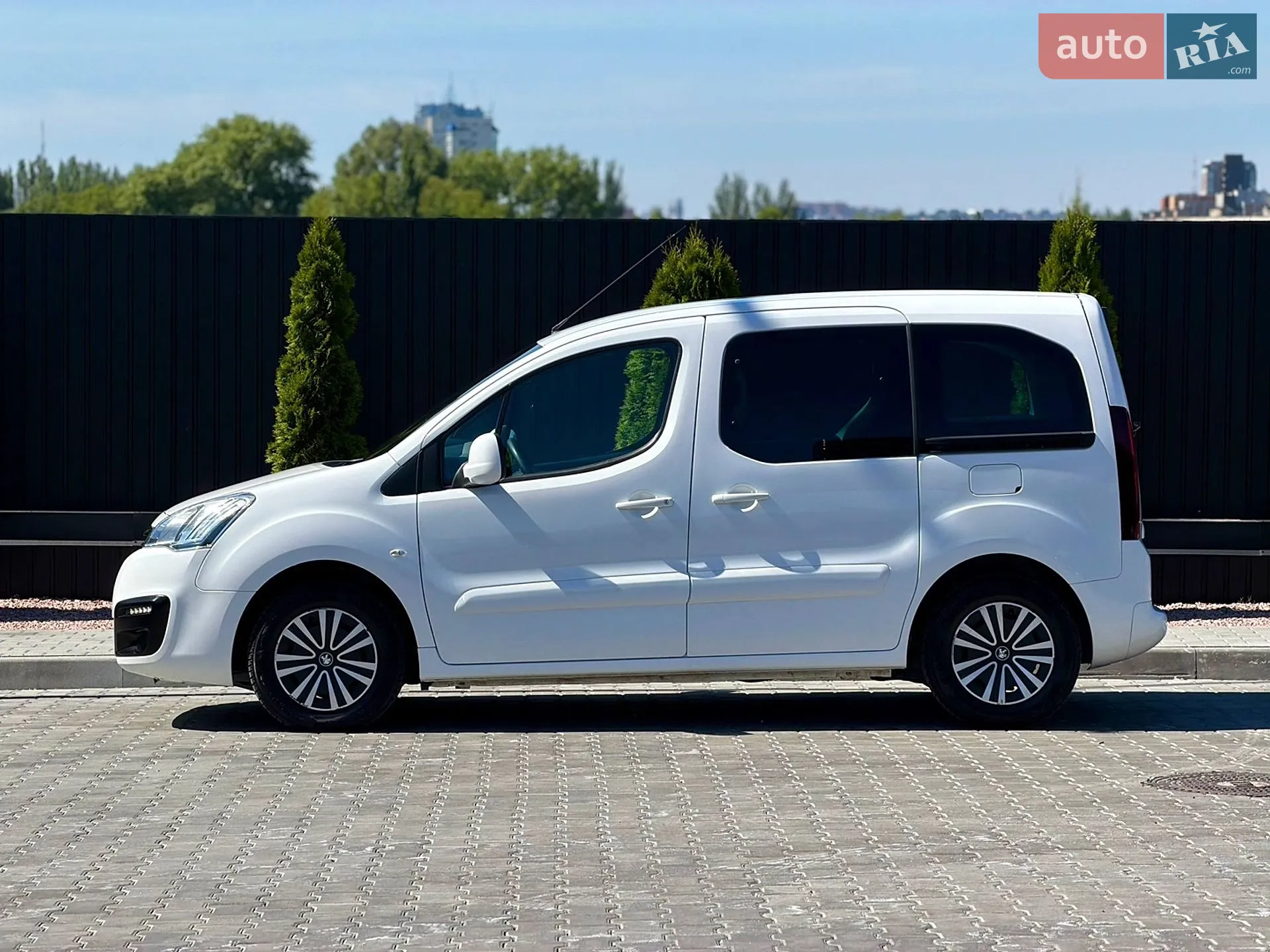 2015 Peugeot Partner - мініатюра 9