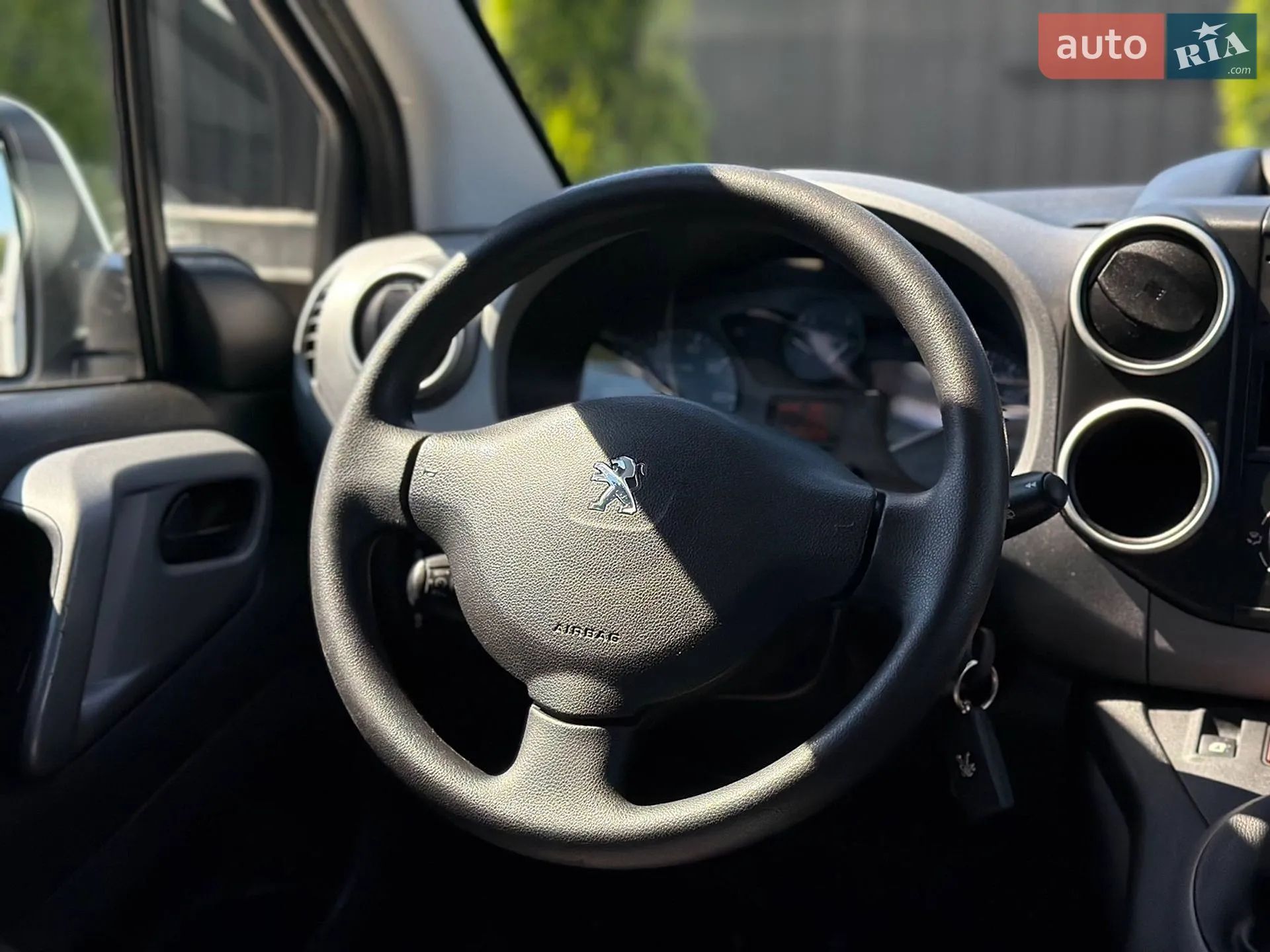 2015 Peugeot Partner - мініатюра 17