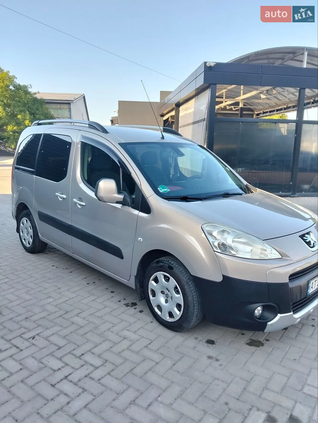 2011 Peugeot Partner - мініатюра 11