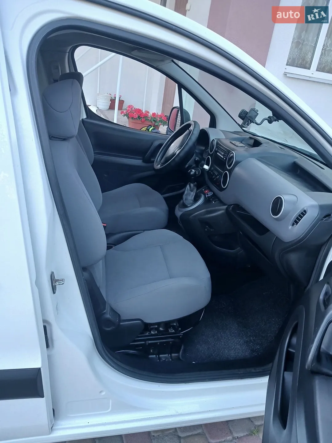 2015 Peugeot Partner - мініатюра 10