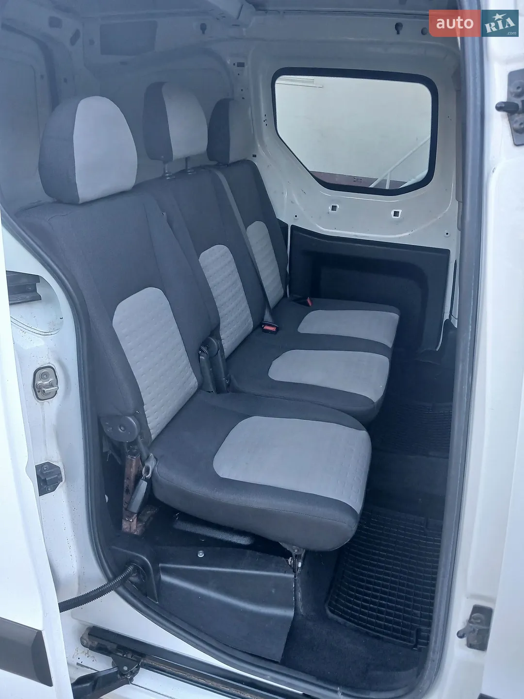 2015 Peugeot Partner - мініатюра 11