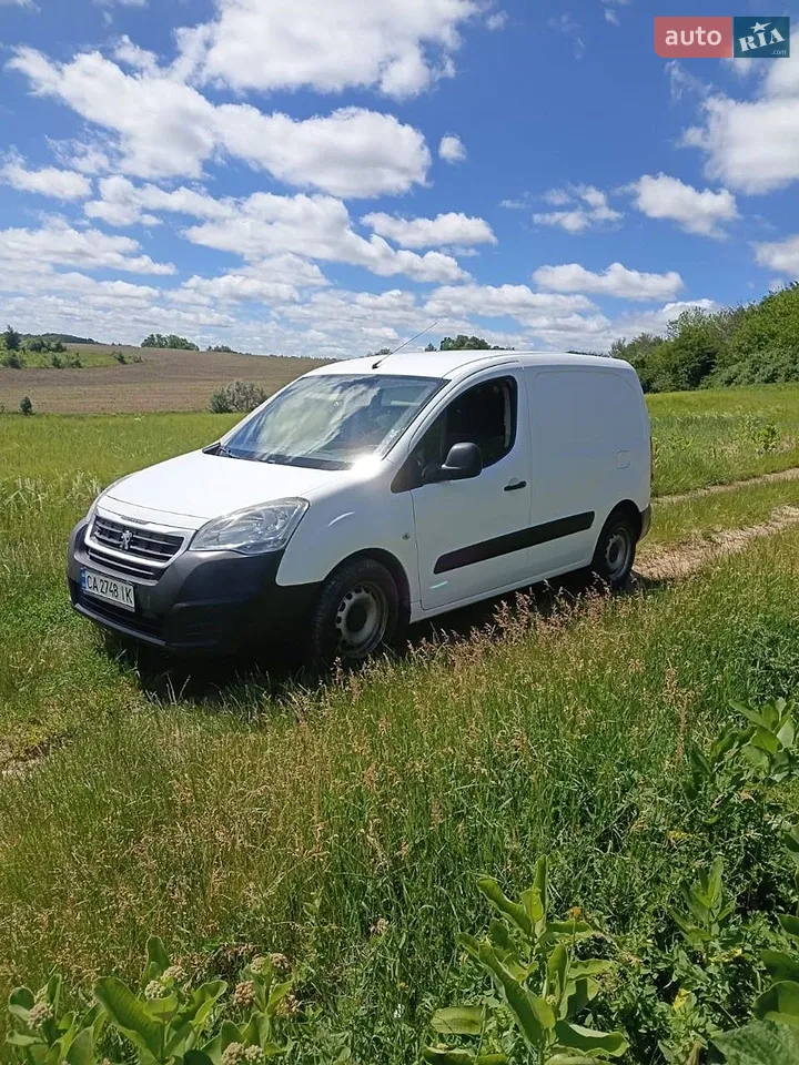 2017 Peugeot Partner - мініатюра 25