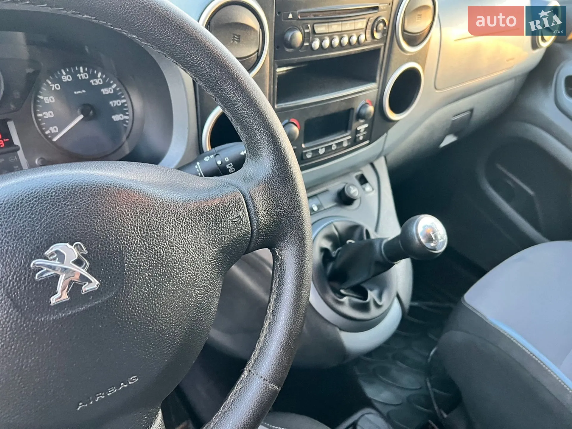 2012 Peugeot Partner - мініатюра 12