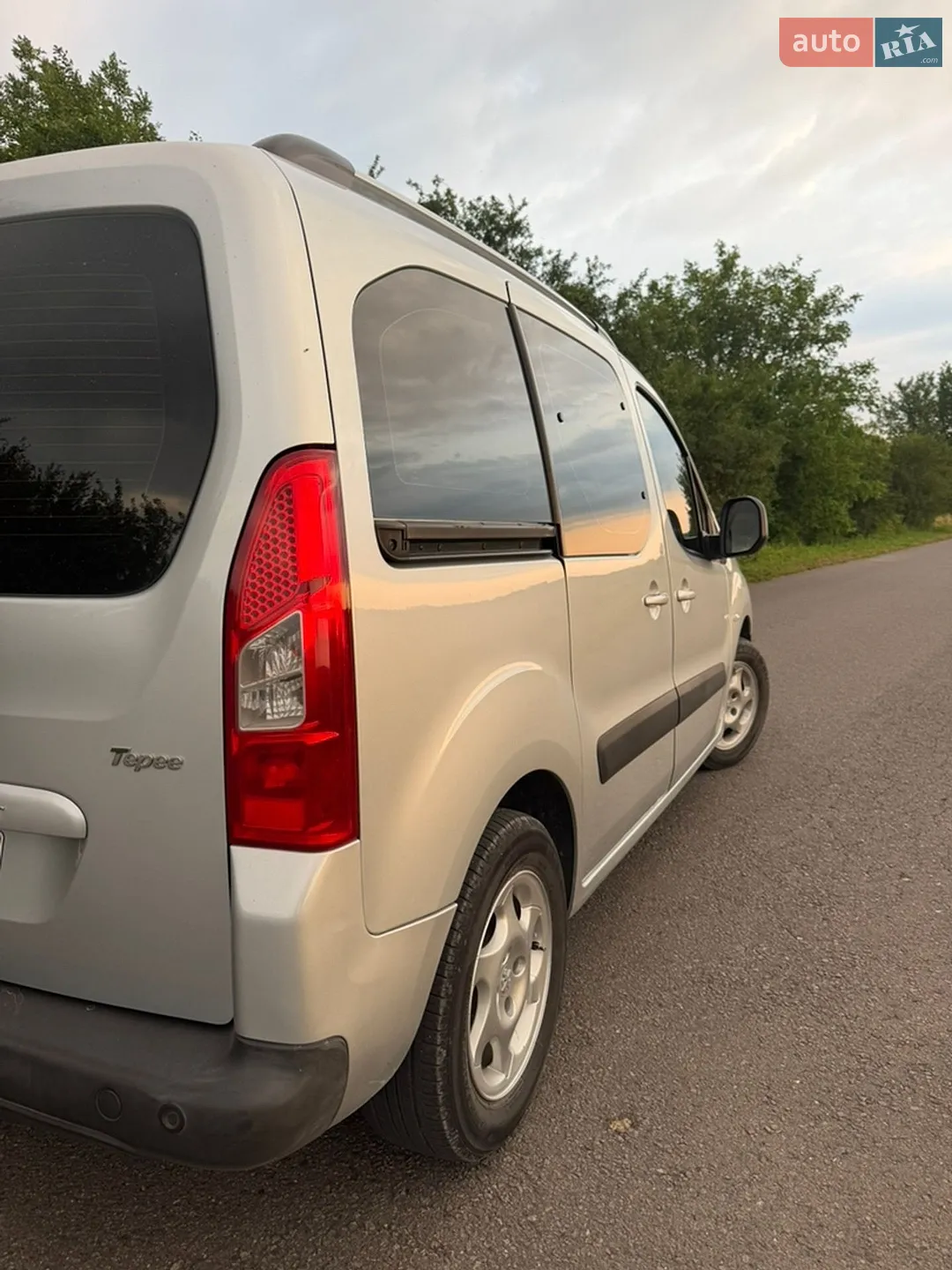 2011 Peugeot Partner - мініатюра 5