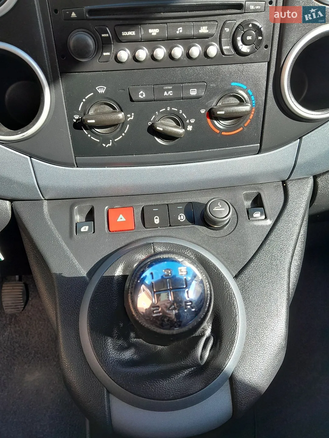 2013 Peugeot Partner - мініатюра 18
