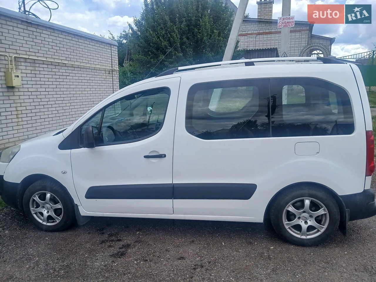 2011 Peugeot Partner - мініатюра 40