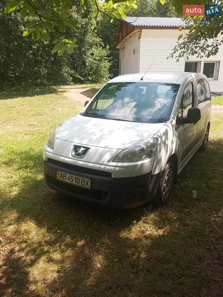 2010 Peugeot Partner - мініатюра 20