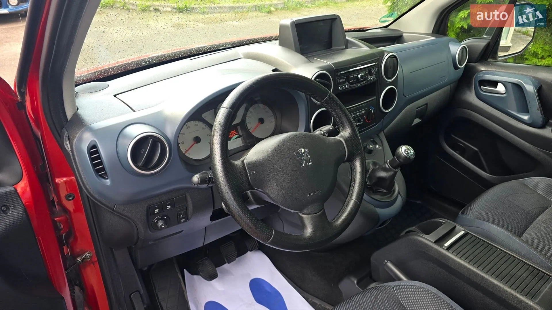 2011 Peugeot Partner - мініатюра 29