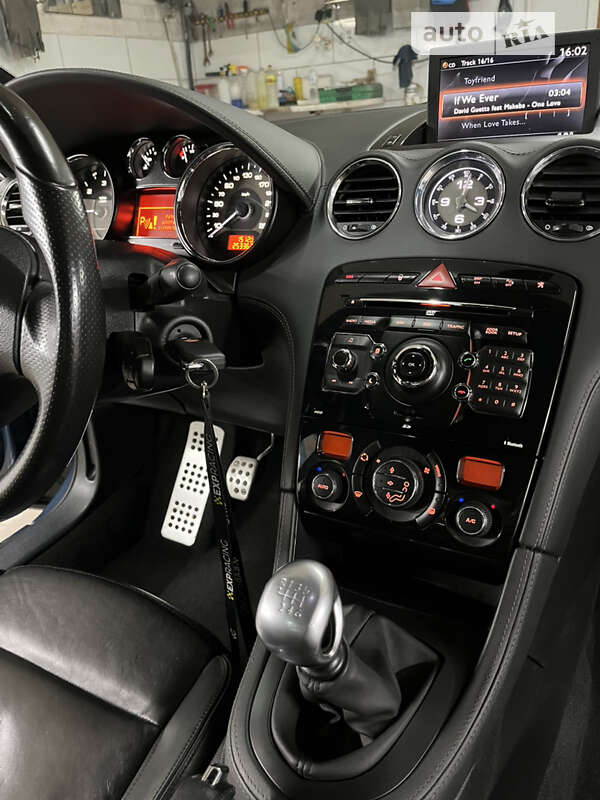 Купе Peugeot RCZ 2010 в Богодухове