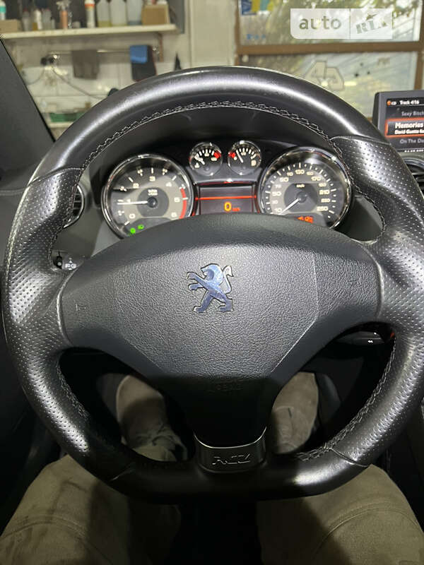 Купе Peugeot RCZ 2010 в Богодухове