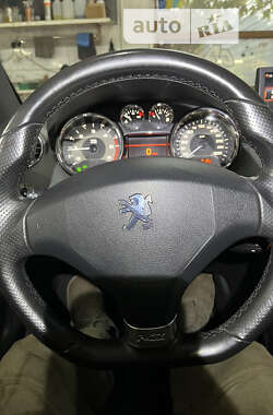 Купе Peugeot RCZ 2010 в 