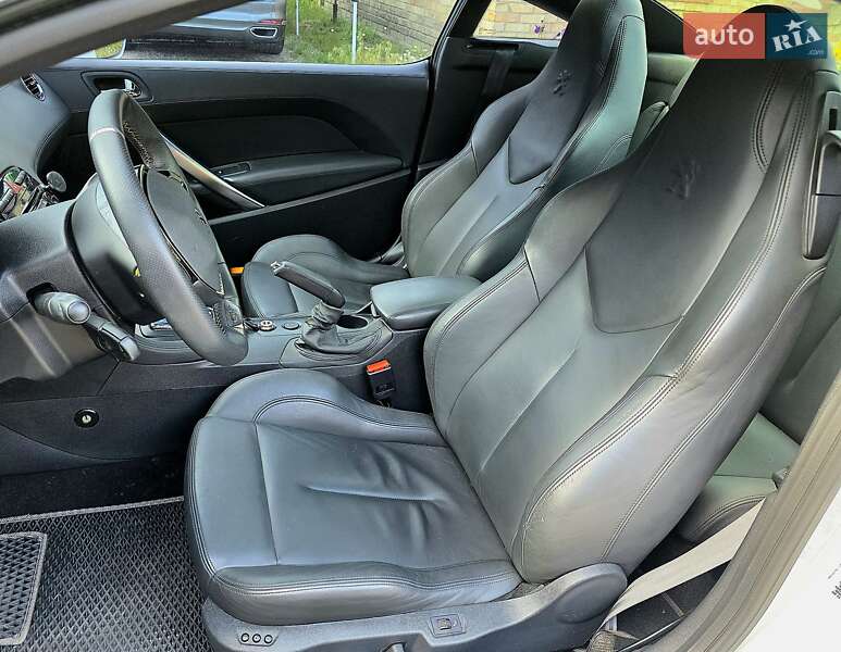 Купе Peugeot RCZ 2011 в Києві