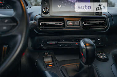 Минивэн Peugeot Rifter 2018 в 