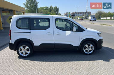 Минивэн Peugeot Rifter 2020 в 