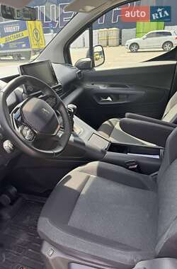 Минивэн Peugeot Rifter 2023 в 