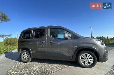 Минивэн Peugeot Rifter 2019 в 