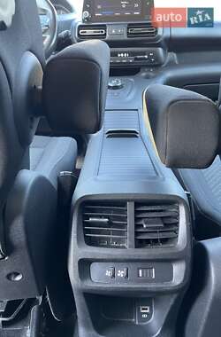 Минивэн Peugeot Rifter 2019 в 