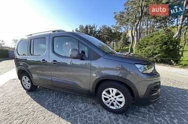 Минивэн Peugeot Rifter 2019 в 